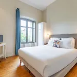 Magnifiques Et Lumineux De Charme Aux Quinconces Ideal Pour 4 Ou 6 Personnes Daire
