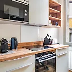 Magnifiques Et Lumineux De Charme Aux Quinconces Ideal Pour 4 Ou 6 Personnes *