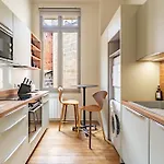 Daire Magnifiques Et Lumineux De Charme Aux Quinconces Ideal Pour 4 Ou 6 Personnes Bordeaux