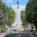 Magnifiques Et Lumineux De Charme Aux Quinconces Ideal Pour 4 Ou 6 Personnes Daire Bordeaux
