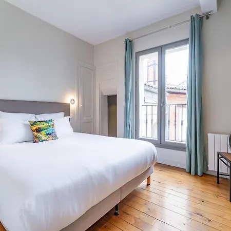 Magnifique Et Lumineux T3 De Charme Aux Quinconces Ideal Pour 4 Personnes * Bordeaux