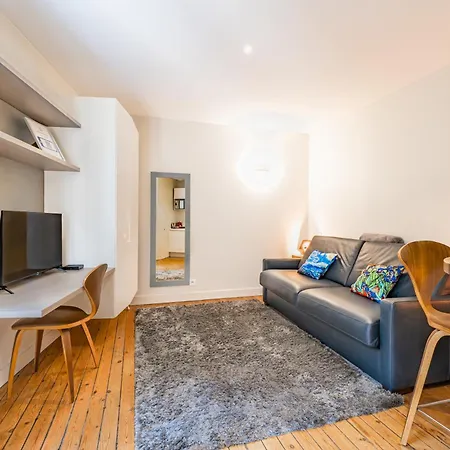 Magnifiques Et Lumineux De Charme Aux Quinconces Ideal Pour 4 Ou 6 Personnes Daire