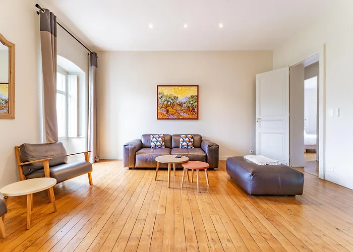 Magnifiques Et Lumineux De Charme Aux Quinconces Ideal Pour 4 Ou 6 Personnes *